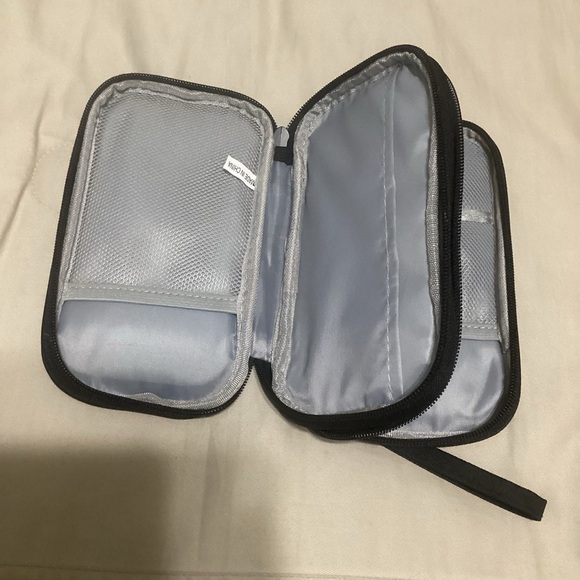 Black Electronic Travel Organizer Bag Pouch, Electronic Accessories Carry Case - Picture 4 of 6